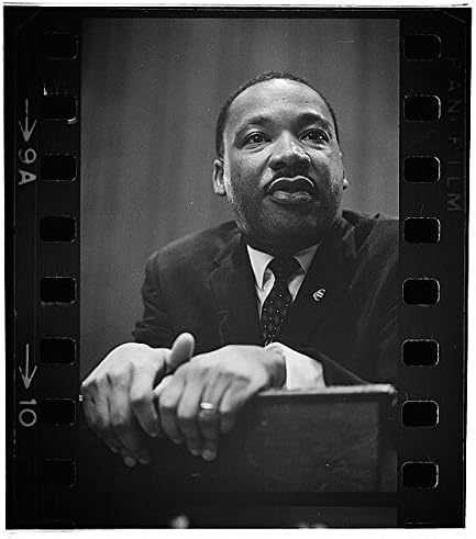 Исторически находки Снимка: Мартин Лутър Кинг по време на пресконференция, позовавайки се на амвона, 26-ти март,