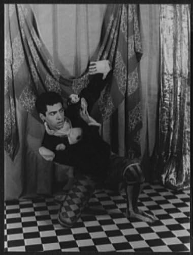 Исторически находки на Снимката: Портрет на Франсиско Монсиона, в Себастиан,Карл Ван Вехтен, фотограф, 1944