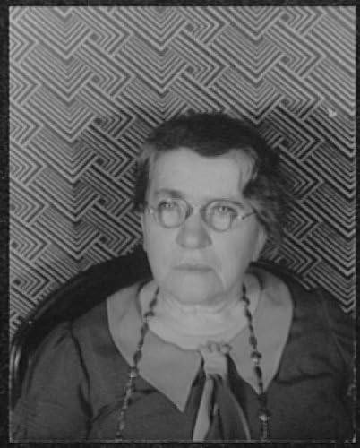 Исторически находки на Снимката: Портрет на Ема Голдман,Карл Ван Вехтен,фотограф,март 1934, Очила